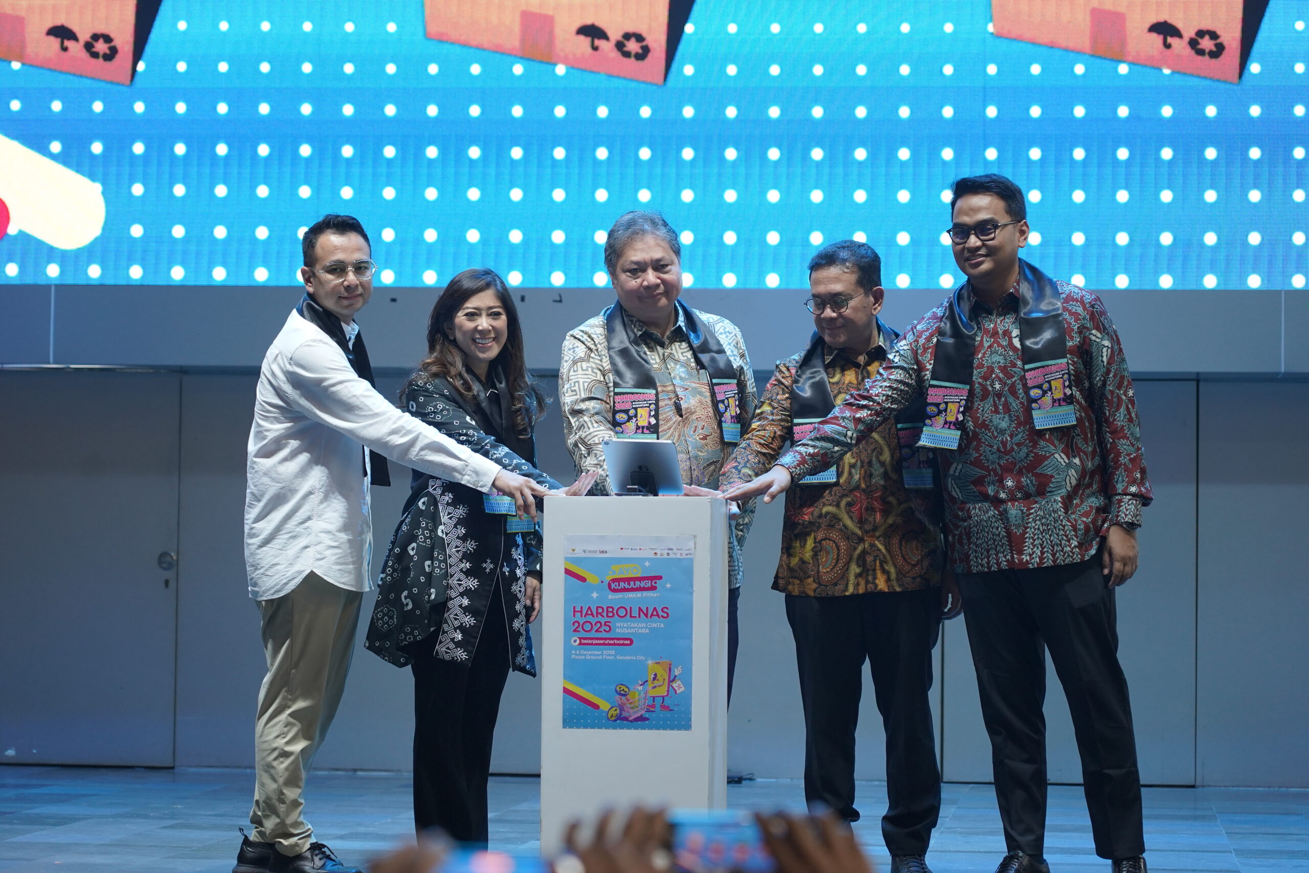 Menteri Koordinator Bidang Perekonomian Airlangga Hartarto menyampaikan, “Komitmen pemerintah sangat kuat dalam mendorong pertumbuhan ekonomi yang ditandai dengan peningkatan kesejahteraan masyarakat.